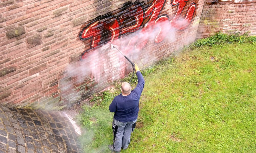 Germany,,Frankfurt,Am,Main,-,May,07.2014,:,Worker,Of